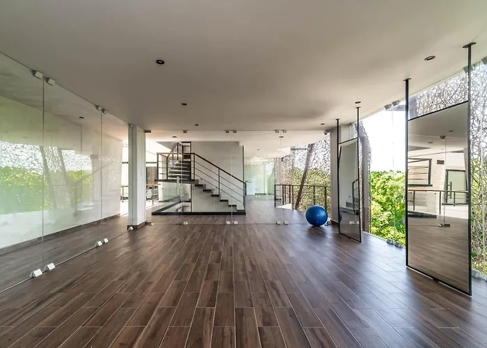 2 Bedroom With Direct Walk-out To Pool, Sauna, And Gym *