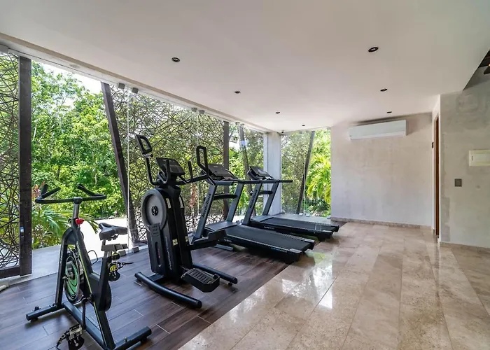 2 Bedroom With Direct Walk-out To Pool, Sauna, And Gym