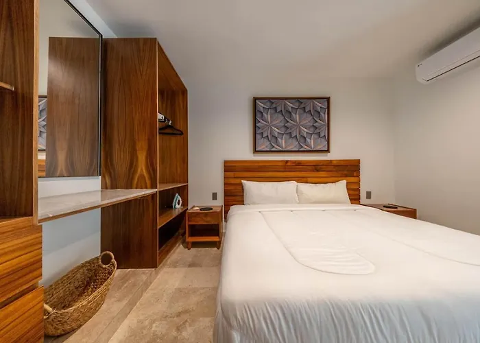 Apartment 2 Bedroom With Direct Walk-out To Pool, Sauna, And Gym