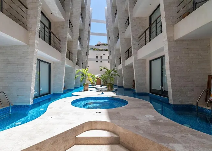Apartment 2 Bedroom With Direct Walk-out To Pool, Sauna, And Gym *