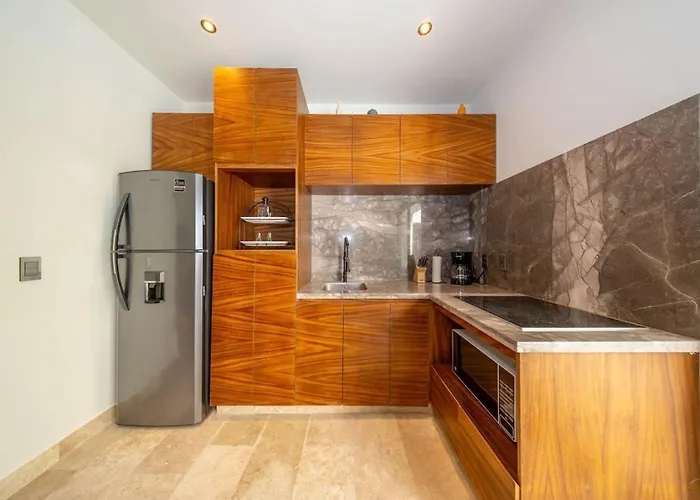 Apartment 2 Bedroom With Direct Walk-out To Pool, Sauna, And Gym