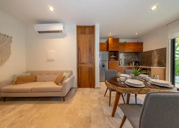 2 Bedroom With Direct Walk-out To Pool, Sauna, And Gym