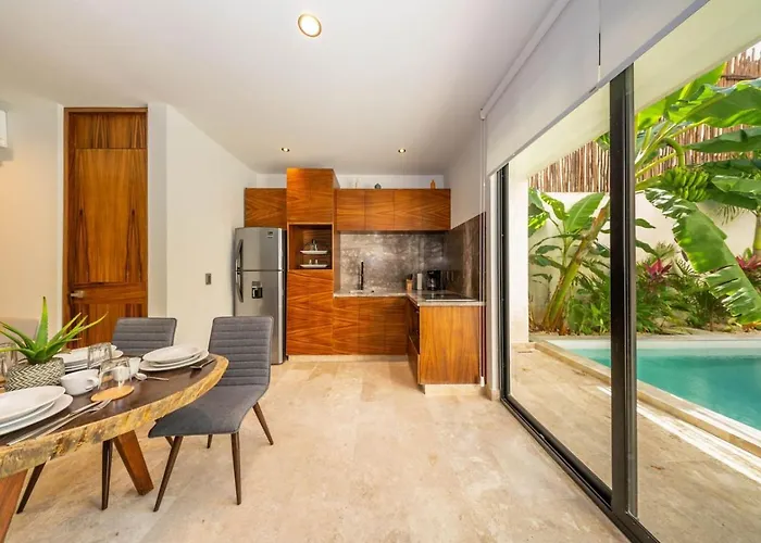 2 Bedroom With Direct Walk-out To Pool, Sauna, And Gym Apartment