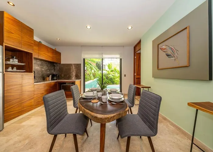 2 Bedroom With Direct Walk-out To Pool, Sauna, And Gym Apartment *